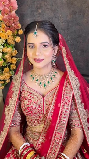 Adorable bride on her big day 🫶🏼❤️🌼 ..... For makeup bookings call - 8249269834 📞