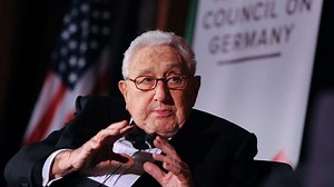 US-Politik-Urgestein Kissinger: Vertrag mit Putin „wahrscheinlich“ – er warnt vor Chaos und „viel größerer Sorge“