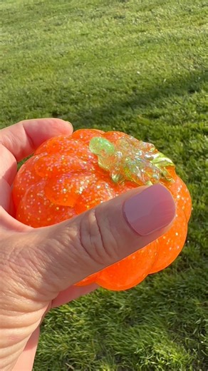 Another Draft Dump Making Pumpkin Jars #resin #resinart #resinartist #resinideas #resincrafts #epoxyresinart #epoxy #resinpumpkin #resinjars #Halloween #halloweendecor YouNeek Expressions #Youneekexpressions | Danielle Camody Snyder
