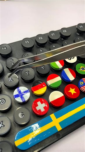 Can you guess the flag from the keyboard art? ⌨️🚩 Comment your answer before the reveal! 😳👇#fyp #foryou #foryoupage #viral #viralvideo #trending #usafyp #tiktokusa #guess #guesstheflag #flagchallenge #keyboardart #arttok #drawingvideo #shorts