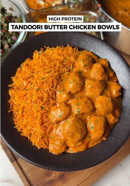 Tandoori Butter Chicken Bowls🍗🧈🍚 Flavors are phenomenal, the best butter chicken i’ve made. Perfect for weekly meal prep🔥 Macros Per Serving (10 Total) 634 Calories | 47g Protein | 62g Carbs | 23g Fat Ingredients (Makes 10 Servings) Tandoori Chicken Marinade - 1600g Raw Boneless Chicken Thighs, cubed - 2 Tsp Salt - 2 Tsp Turmeric - 4 Tsp Paprika - 3 Tsp Garam Masala - 3 Tsp Tandoori Masala (Brand: Shan) - 60g Minced Garlic - 200g Low Fat Yogurt - 1 Whole Lemon, juiced Butter Chicken Sauce - 