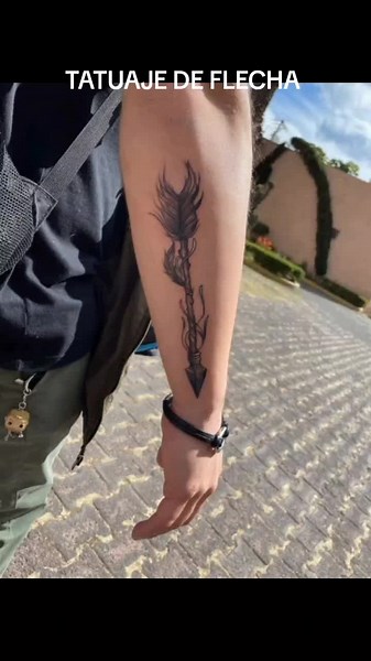 Diseño de tatuaje de flecha: significado y diseño