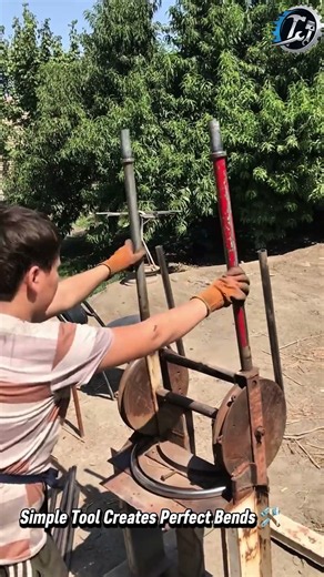 Manual Tool Bends Metal Bars 🔧💪 #Metalworking #DIY #Tools