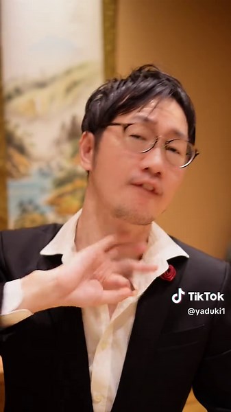 Exploring the Coolness of Boss Characters in Dance