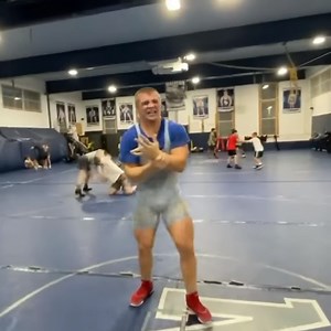 73K views · 984 reactions | He DISLOCATED his finger and casually popped it back in 冷 (via flowrestling/IG) | Overtime | Facebook