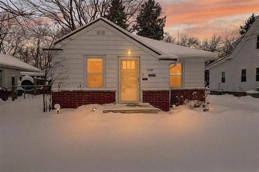 304 Fairfax Ave, Kalamazoo, MI 49001 | Estately 🧡 | MLS# 26003150