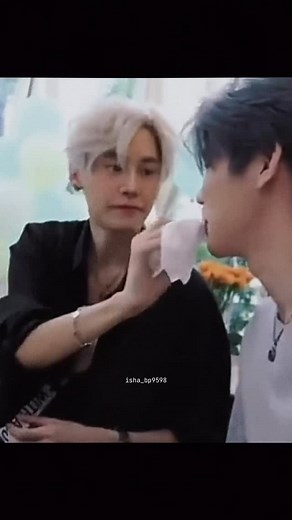 iSHA•BP9598💜🥦 on Instagram: "ไม่มีคนเช็ดปากแบบนี้ให้ก็เหนื่อยหน่อย😄 #bb0un #prem_space #bounprem #บุ๋นเปรม #บุ๋นนพรัฐ #เปรมวรุศ #bounnoppanut #premwarut #บุ๋นเปรมอีสเรียล #bounpremisreal #กองกำลังบุ๋นเปรม"