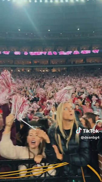 Dean Berhow-Goll (@deanbg4) - Alabama Students Sing Dixieland Delight