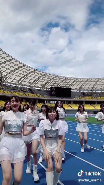 本日メジャーデビューしました‼️OCHA NORMAです🍵これからTikTokで色々な動画をあげていきます。皆さん、ぜひチェックしてね🎶#ocha_norma #オチャノーマ #helloproject #ハロプロ#新グループ#メジャーデビュー