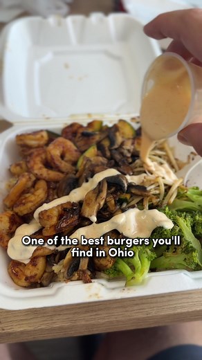 This hibachi smash burger is even better than you’re imagining it. Tucked inside Columbus’ best cheap (and delicious) eateries, this $6 Hibachi Smash Burger will cure your seasonal depression with its grilled mushrooms, onions, and the secret ingredient. 🤫 Columbus Hibachi House has done it again, folks. 🍔 Columbus Hibachi House 2225 Morse Rd, Columbus, OH 43229 #hibachiburger #columbusohio #ohiofood