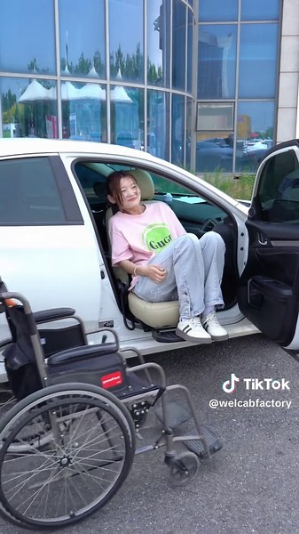 Welfare Seats: Enhancing Mobility in Small Cars