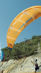 You may have seen a video of Dani and Bicho Carrera launching their tandem paraglider a few months ago. Well like all things, we like to try different angles from time to time, you know, to spice things up a little… I think he hit the spot with this one. Bravo, Dani. Bravo. Dani Roman Horacio Llorebs Raul Rodriguez 🎥: Kevin Oliveri C-BASE CXUL Hayduke 2 240 Snatch 38” https://squirrel.ws/wingsuits/c-base #sqrl #flysquirrel #cbase #cxul #hayduke2 | Squirrel