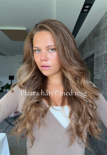 Platta mitt lockiga hår med mig – steg för steg