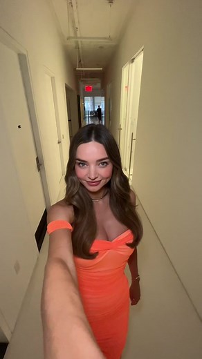 When the hallway is your runway 🧡 | Miranda Kerr