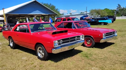 Unassuming 1968 Dodge Dart Is a Hemi Super Stock Monster, Shares Display With 383 GTS