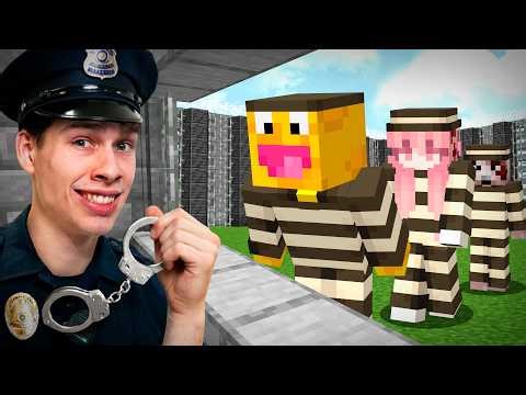 I made my own CECOT jail in Minecraft...