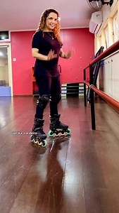 Turn with toe pivot tutorial . . ⛸️: @rollingsports . . 🎥: MK . . #skating #rollerskating #rollerblading #rollerdance #pivot | Eríka Cordéiro . Certified Skating Instructor
