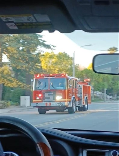 LAcoFD Engine 5 responding to a vehicle involving pedestrian in 47's sector!!