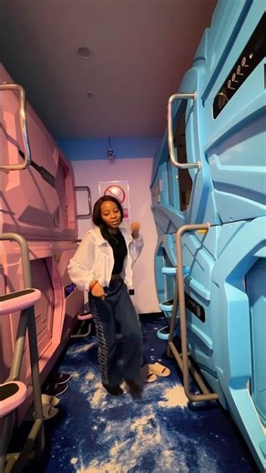 I Slept in a Tiny Capsule in a Chinese Airport 😳