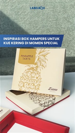 F&B Packaging Specialist on Instagram: "Inspirasi box hampers yang elegan tanpa ribet!😻 Model box tutup pisah dengan kombinasi warna merah & gold ini cocok banget buat berbagai jenis kue kering. Selain kelihatan rapi dan premium, model seperti ini juga fleksibel dipakai untuk momen spesial, dari Imlek sampai Idul Fitri. Kalau kamu lagi cari packaging hampers yang aman, fungsional, dan tetap estetik DM Labelbox aja!👌"