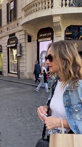 523K views · 4.6K reactions | It’s chestnut season!! Across Italy, roasted chestnuts are a common street food around the winter holidays. The sweet, smoky nuts generally sold by vendors (caldarroste) who roast them in perforated pans over portable wood-fired ovens. Read more about it here! https://giadzy.com/blogs/tips/chestnuts-are-italy-s-favorite-winter-snack | Giadzy | Facebook