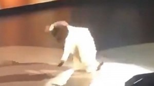 Oprah takes fall on stage while talking about balance