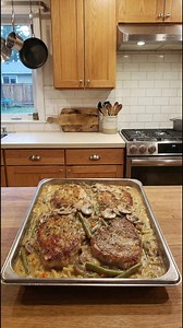 Foolproof Pork Chop Casserole The Ultimate Comfort Dish 🕒 Time Prep: 15 minutes Cook: 55 minutes Total: ~1 hour 10 minutes Serves: 6 🛒 Ingredients 6 bone-in pork chops (about 1-inch thick) 2 tablespoons olive oil or butter Salt and black pepper, to taste 1 teaspoon garlic powder 1 teaspoon onion powder 1 teaspoon paprika 1 tablespoon dried parsley (plus more for garnish) Casserole Base 2 cups sliced mushrooms 1½ cups green beans (fresh or frozen) 1 small onion, finely chopped 2 cloves garlic, 