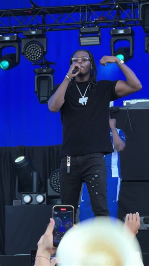 Koba LaD en Concert : L'Performance Émotionnelle !