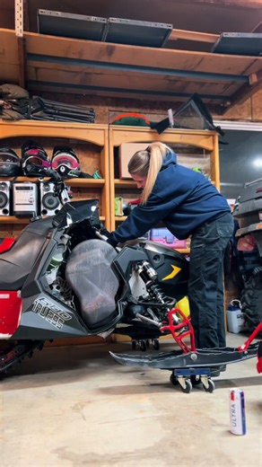 goodbye suitcase 💼 #snowmobile #sledseason #polaris #axys #ggbexhaust #sledgirl #northernontario #fyp #foryou #foryoupage #greenscreenvideo