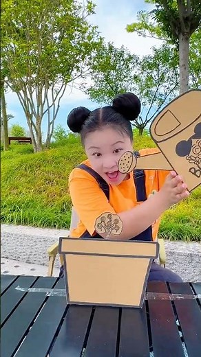 BunBun Plants Cardboard Lollipop #cardboard #funny #asmr #Celine_MissBunBun