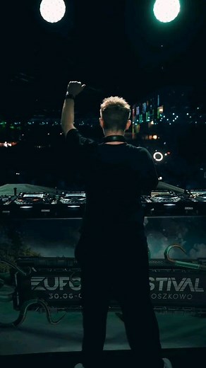 @daxsonmusic 🔥😎 . . . . ➖ please follow me . . . . . . #technomusic #techno #hardtechno #technodj #technorave #harddance #technofestival #techhouse #techhousemusic #acidtechno #acidtechnomusic #melodictechno #rave #djs #technomood #technoparty #technounderground #deephouse #melodichouseandtechno #missmonique #undergroundtechno #peopleoftechno #daxson | People of Techno