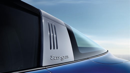 60年の歴史を刻むポルシェ911タルガ：ロールバーが生んだオープンエアの革新。911のラインナップ中、もっとも特殊な位置にある「タルガ」とは