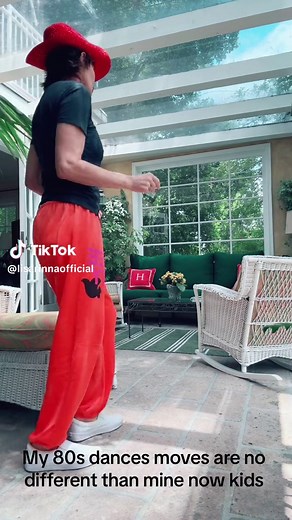 Lisa Rinna: 80s Dance Moves Compilation