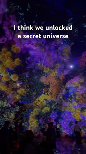 Inside teamLab Abu Dhabi’s ‘Massless Suns and Dark Suns’ Room 🌌✨