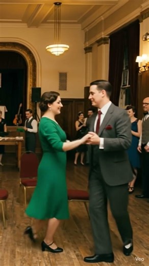 Retro #ai #aiart #aishorts #elvis #rocknroll #50s #rock #retro #aivideo #aidance #aicreation #aimade