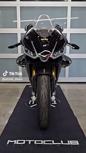 Rizoma Cut Edge Bar End Mirror vs. CRG Arrow Bar End Mirror Comparison