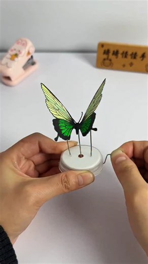 paper crafts creator on Instagram: "🦋⚙️ Step by Step: Flapping Butterfly Mechanism #fblifestyle #FlappingButterfly #PaperMechanism #MovingCraft #DIYCraft"