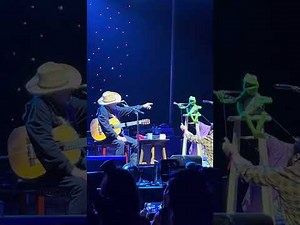 The Rainbow Connection - Willie Nelson & Kermit the Frog @ Luck Reunion