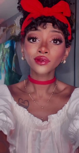 Enhancing Your Look with Circle Lenses and Spaced Out Eyelashes