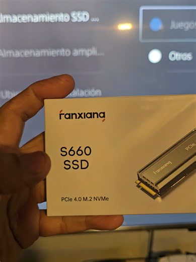 SSD Fanxiang S660 1TB PCIe 4.0 M.2 NVMe SSD interno de 1TB con formato M.2 NVMe y tecnología PCIe 4.0, ideal para darle más velocidad a tu PC, laptop o consola compatible. Perfecto para cargar Windows, juegos, programas y archivos pesados mucho más rápido que un disco duro tradicional. Una mejora sencilla para sentir el equipo más fluido y con mejor respuesta. #SSD #GamingSetup #PCBuild #LaptopUpgrade