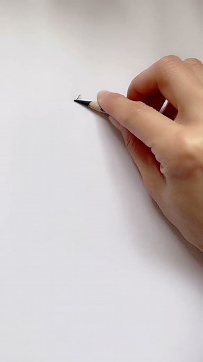 Drawing a Magnolia Flower with Simple Strokes
