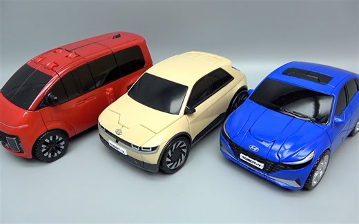 托宝战士变形汽车玩具，代号X、Y、Z机器人登场！