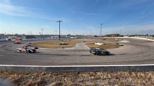 It’s a beautiful day for Outlaw Figure 8 Racing! ☀️🏁 Not down here in Florida at Showtime Speedway? No worries, tune into the PPV Broadcast LIVE tonight on Speedrome.TV starting at 7pm! 📺 Click on the link below to BUY now! 🔗👇 https://speedrome.tv/videos/46575 | Indianapolis Speedrome