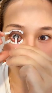 Never struggle with inserting your contact lenses again! Contact Lens Inserter makes the process effortless and quick, so you can enjoy crystal-clear vision without any hassle. The Aids Lens fits perfectly for a comfortable wear all day long. Say goodbye to fumbling around and hello to convenience and comfort! #ContactLensInserter #AidsLens #explore #gadgets #lifehacks 🤓👁️✨ | Smart Home Gadgets