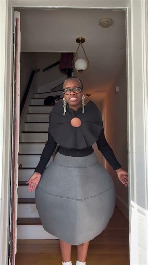Can’t spell FASHUN without FUN!!👩🏾‍🏫 Also wearing another one of my favorite black designers