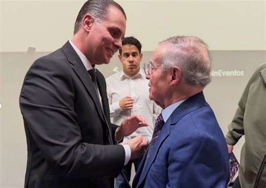 Martinoli le dice de todo a José Ramón Fernández en presentación de libro, ¿Qué ocurrió?