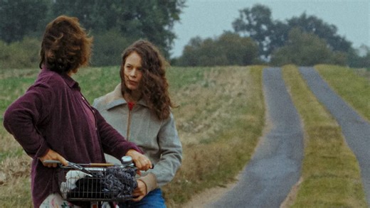 镜的第三乐章（2025 德国）佩措尔德“元素三部曲”终章