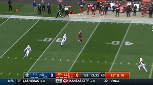 Jarvis Landry catches for a 32-yard gain vs. Indianapolis Colts