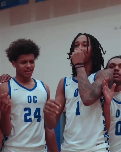 Eagles' Senior Night Showdown: Dunking Highlights 🎉