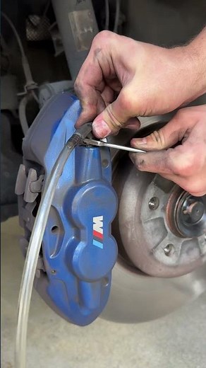 Easy brake bleeding in 4 steps 🔢